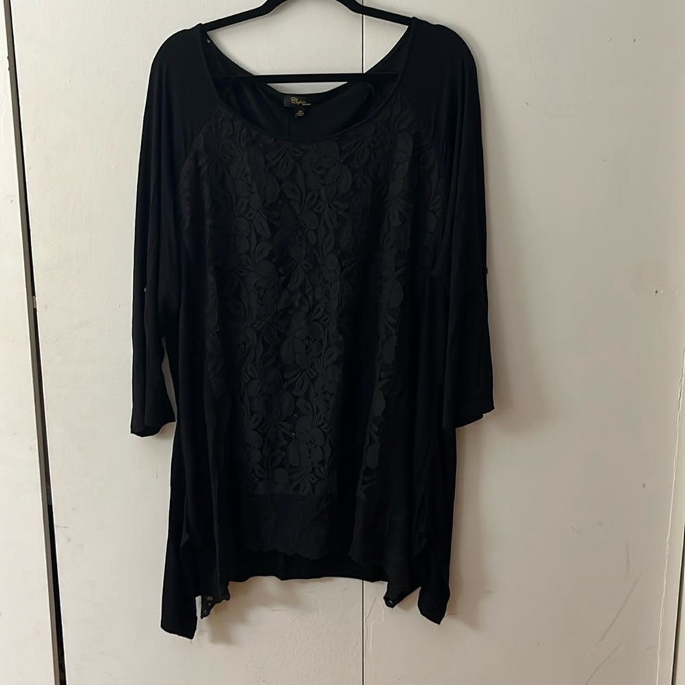 Black Women's Floral Lace Front Tunic Top